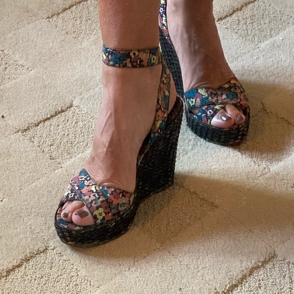 Marc Jacob’s floral printed wedge sandals - Picture 4 of 12